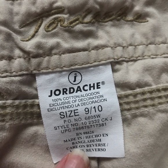 Bermuda shorts - Picture 2 of 3